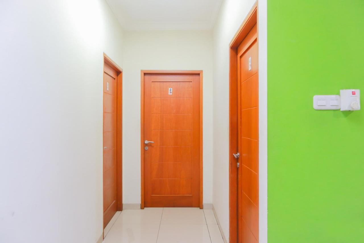 Oyo 2196 Ss Homes Jakarta Buitenkant foto