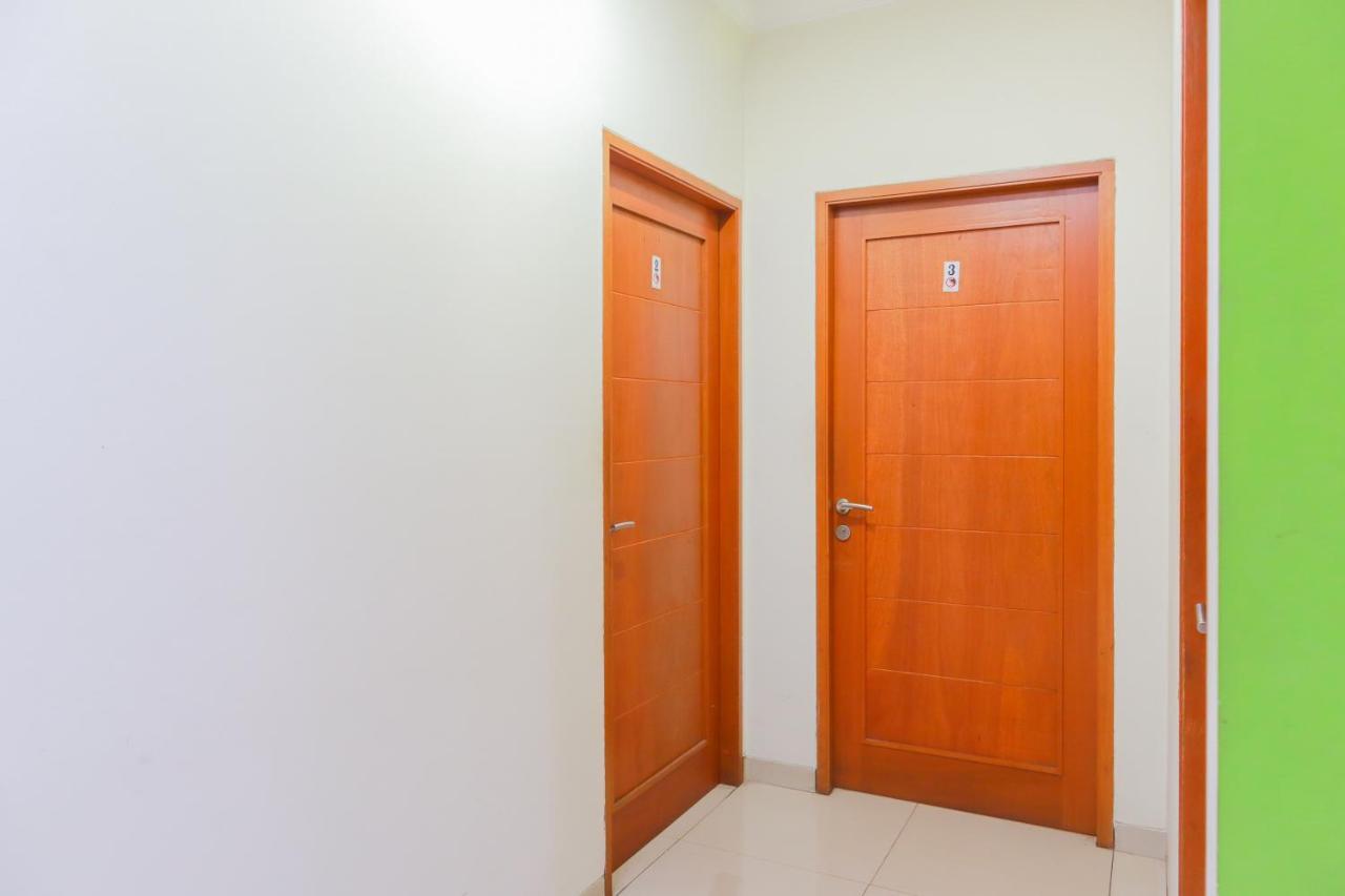 Oyo 2196 Ss Homes Jakarta Buitenkant foto
